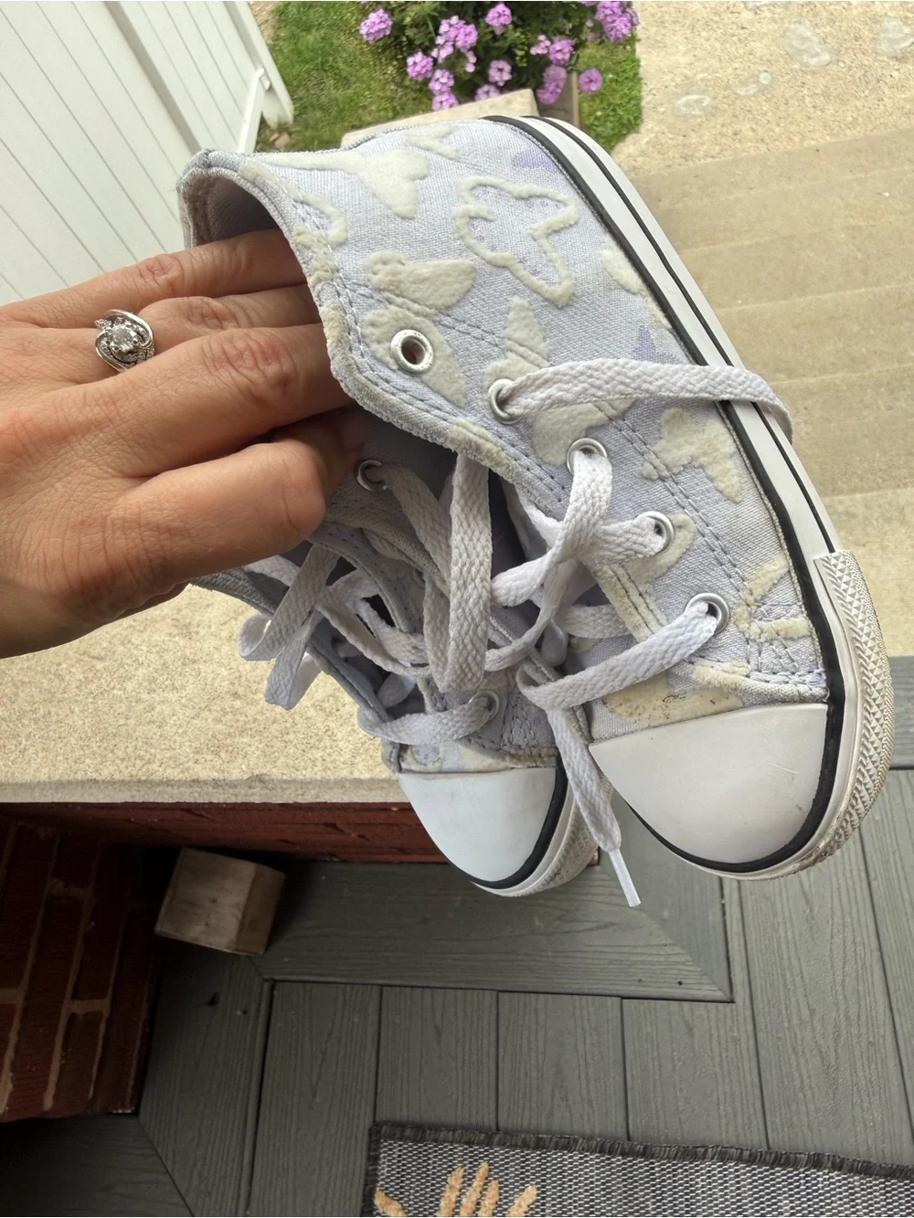 Converse Kids High-Top Sneakers in Light Lavender and White Floral